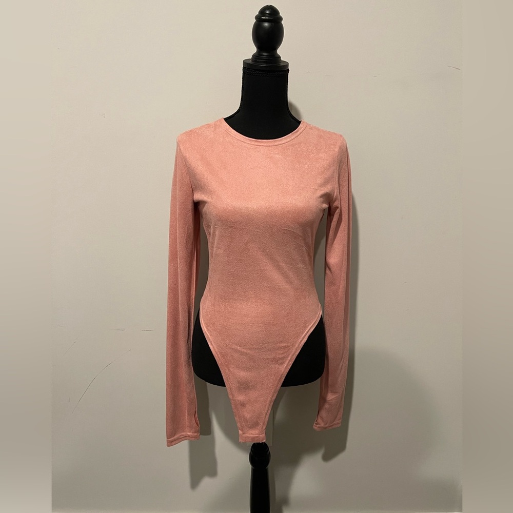 KE exclusive Long Sleeve Crew Neck Design Bodysuit - Picture 3 of 8
